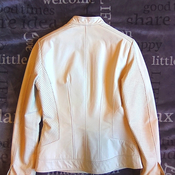 Danier, Light cream with mesh pattern Leather jacket, Extra small. - Picture 2 of 4